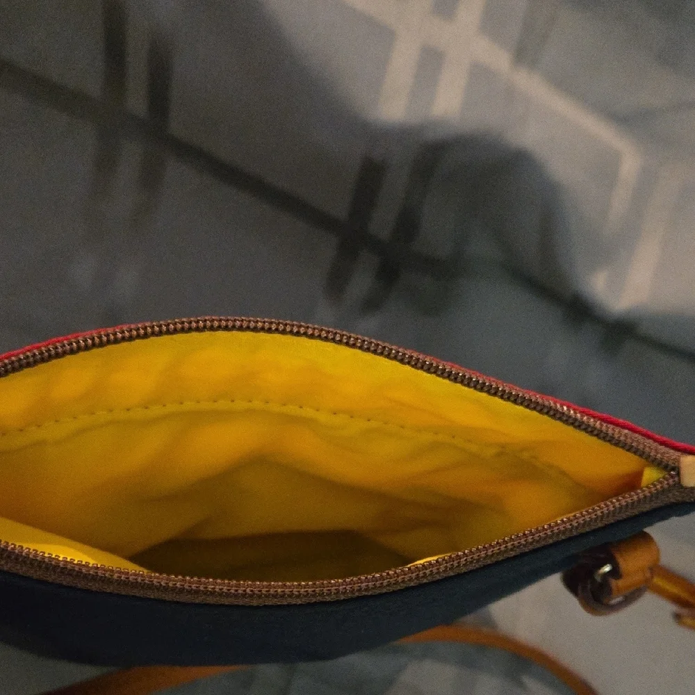 Stylish Multicolor Crossbody Bag - Picture 3 of 11